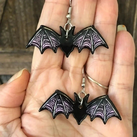 Bats Vampire Goth Dark Unique Halloween Drop Earrings - Picture 1 of 3